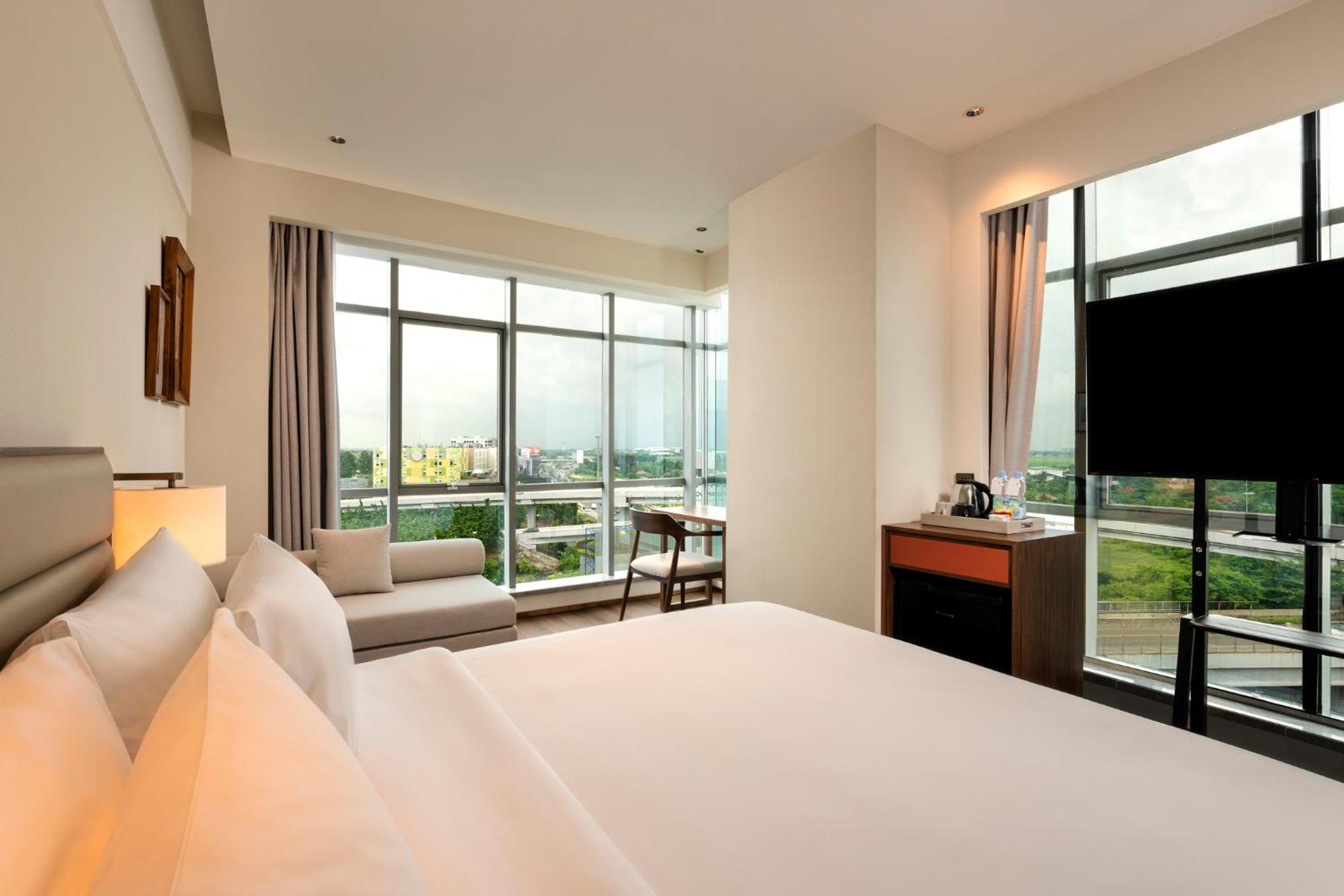Model J Hotel Jakarta Soekarno - Hatta Airport 탕그랑 외부 사진