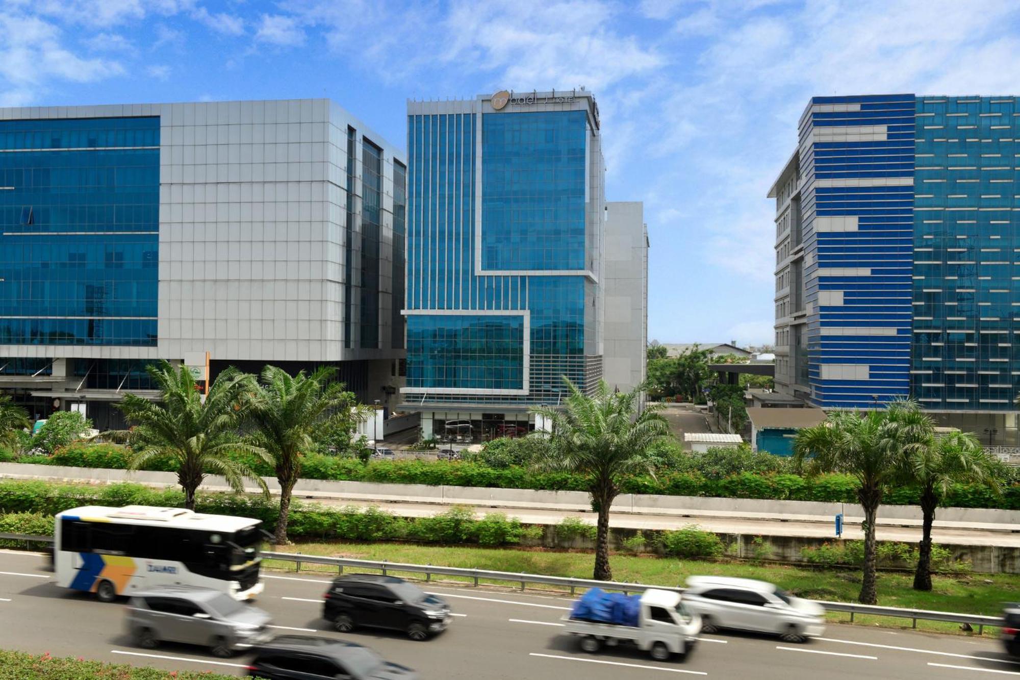 Model J Hotel Jakarta Soekarno - Hatta Airport 탕그랑 외부 사진