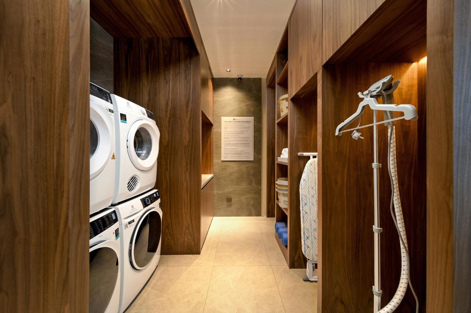 Model J Hotel Jakarta Soekarno - Hatta Airport 탕그랑 외부 사진