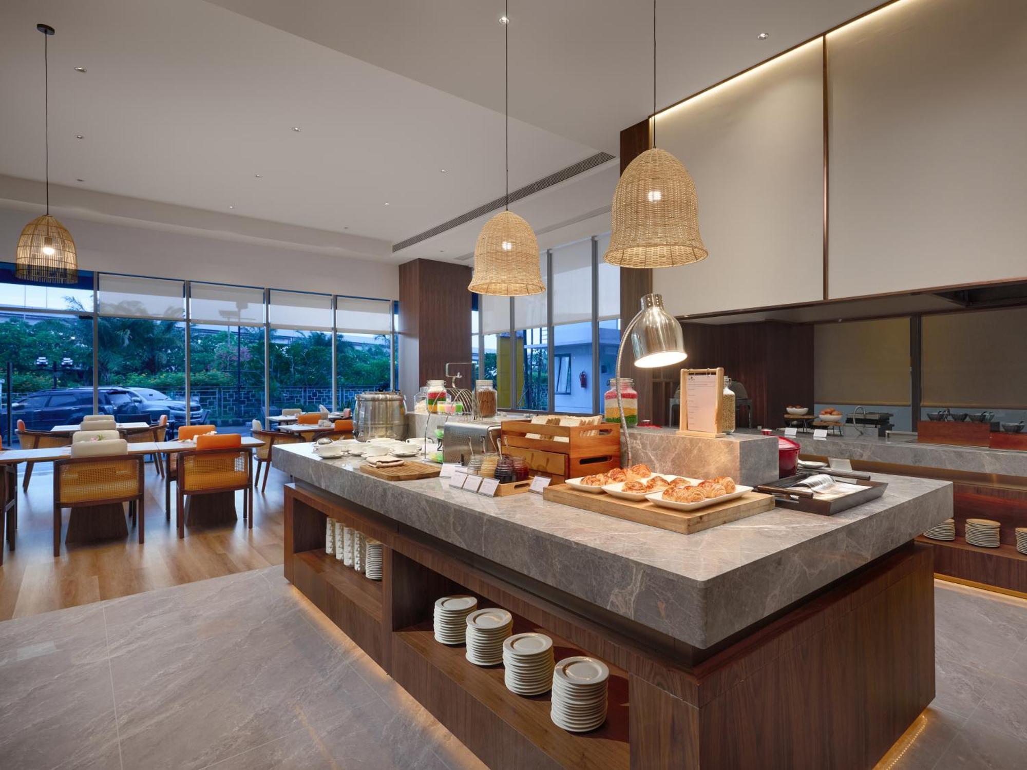 Model J Hotel Jakarta Soekarno - Hatta Airport 탕그랑 외부 사진